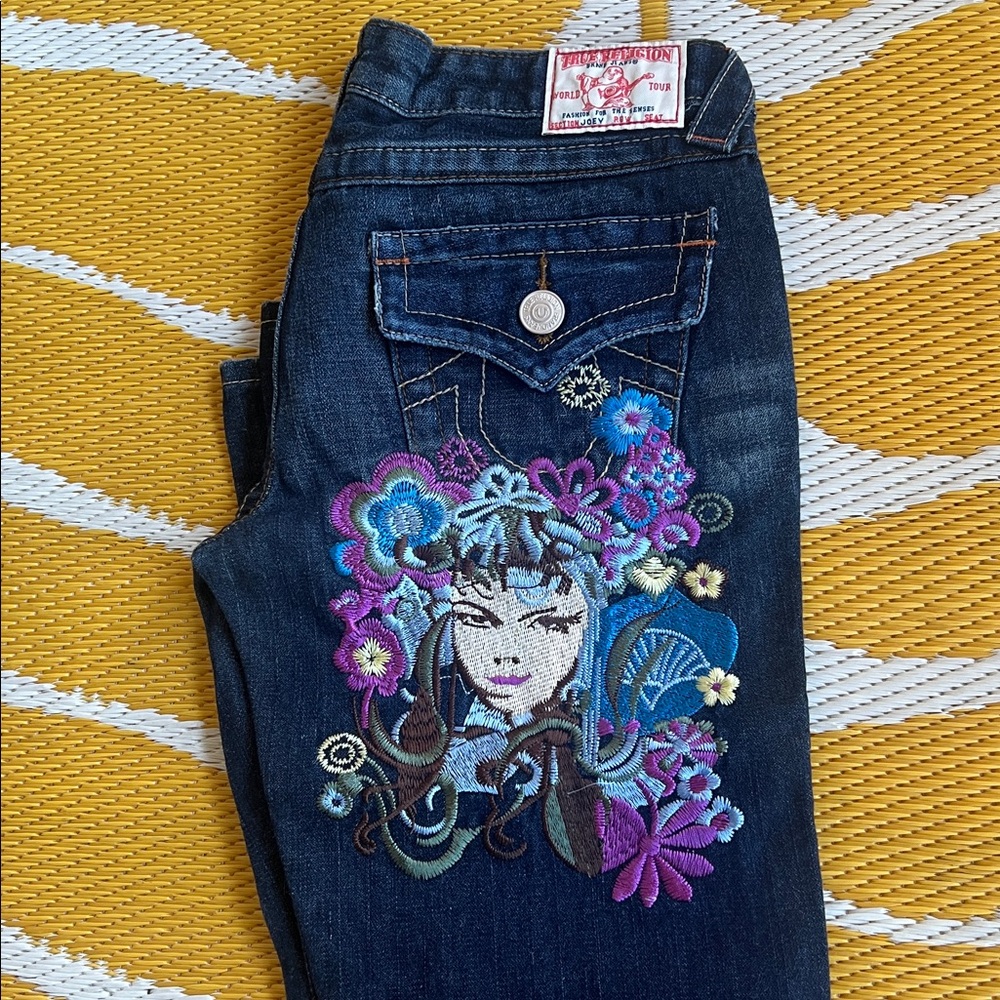 True Religion Joey Embroidered Dark Blue Skinny Jeans w/ Floral Face Motif. EUC
